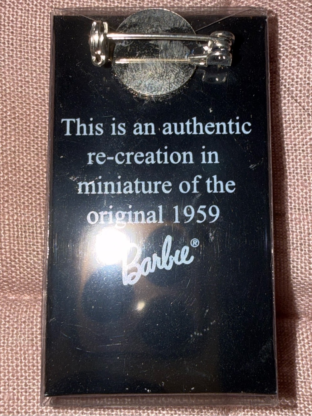 Barbie doll miniature pin - Picture 2 of 2